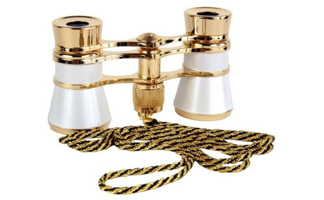 Бинокль театральный Kromatech БТ 3х25 с цепочкой (белый) Бинокль театральный Kromatech БТ 3х25 с цепочкой (белый)