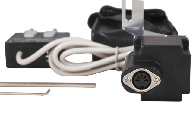 Электропривод часовой оси Sky-Watcher для монтировки EQ3 (с пультом) Электропривод часовой оси Sky-Watcher для монтировки EQ3 (с пультом)