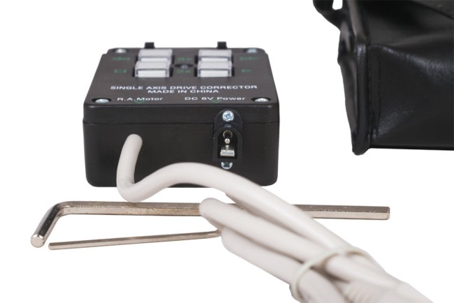 Электропривод часовой оси Sky-Watcher для монтировки EQ3 (с пультом) Электропривод часовой оси Sky-Watcher для монтировки EQ3 (с пультом)