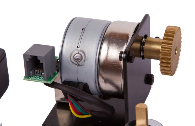 Электропривод часовой оси Sky-Watcher для монтировки EQ5 (с пультом) Электропривод часовой оси Sky-Watcher для монтировки EQ5 (с пультом)