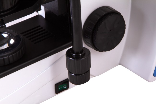 Микроскоп цифровой Levenhuk MED D40T LCD, тринокулярный