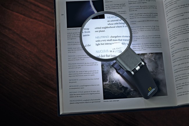 Лупа Bresser National Geographic 2,5x/5x, 88 мм, LED Лупа Bresser National Geographic 2,5x/5x, 88 мм, LED