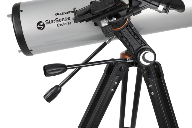 Телескоп Celestron StarSense Explorer DX 130 AZ Телескоп Celestron StarSense Explorer DX 130 AZ