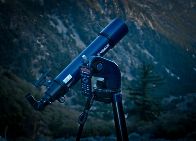 Телескоп Meade StarNavigator NG 102 мм (рефрактор с пультом AudioStar) Телескоп Meade StarNavigator NG 102 мм (рефрактор с пультом AudioStar)