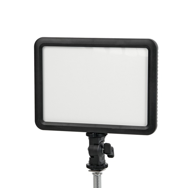 Осветитель светодиодный Godox LEDP120C накамерный Осветитель светодиодный Godox LEDP120C накамерный