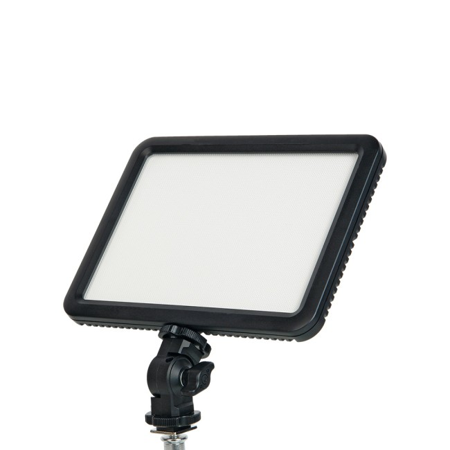 Осветитель светодиодный Godox LEDP120C накамерный Осветитель светодиодный Godox LEDP120C накамерный