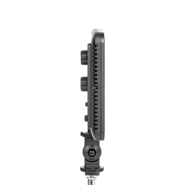 Осветитель светодиодный Godox LEDP120C накамерный Осветитель светодиодный Godox LEDP120C накамерный