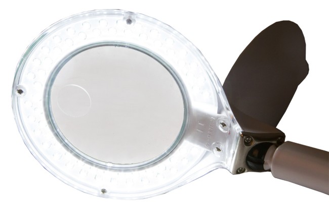 Лупа настольная Bresser 2х/4x, 100 мм, с подсветкой Лупа настольная Bresser 2х/4x, 100 мм, с подсветкой